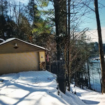 Lake Watauga FAMILY FUN, Sunny Lake Front Home  Private Dock  Water Toys WiFi