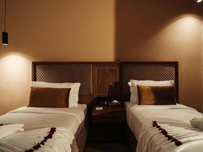 City Hotel by Waves
