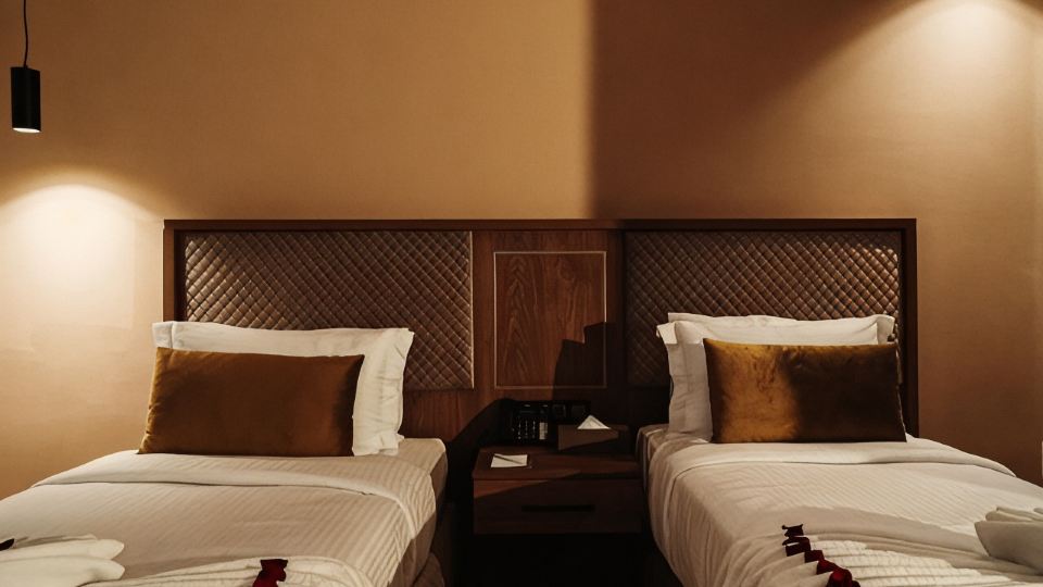 City Hotel by Waves