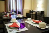 Hotel le Petit Duquesne - breakfast