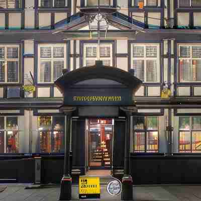 The Tudor House Hotel, Tewkesbury, Gloucestershire Hotel Exterior