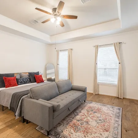Brand New Pool & Spa! 4-Bdr Home in the Woodlands TX, Sleeps 10