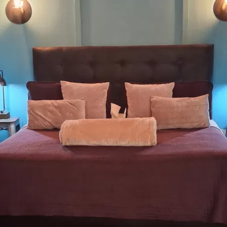 Monthly Rental, King Bed, Hot Tub, Wifi, Kitchen, Kennard TX. 159 Hwy 7 #201