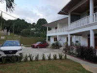 La Maison Hibiscus Self Catering Accommodation - ที่มีที่จอดรถ