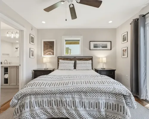 Cozy Yet Modern Cottage. Pet Friendly. 1.3 Miles to Town. Mountain Views. Hotels in Highlands