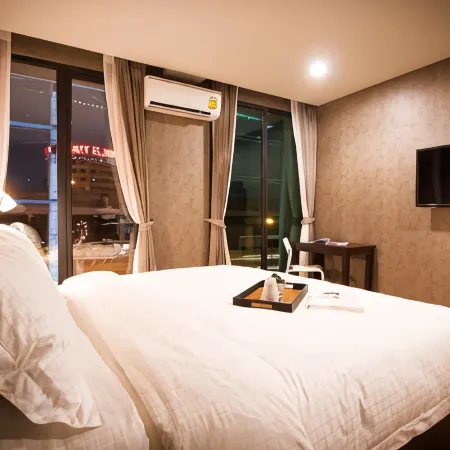 C U Inn Bangkok Отели рядом с достопримечательностью «Школа Хорванг»