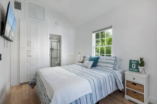 Casa Tranquila - Fully-Renovated 2-bedroom Townhome in Old Town Key West - Bungalow