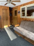 新近翻新木屋 - 木屋