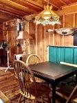 Wilderness Spirit Cabins 'Bear Cave' cabin-family friendly/sportsman paradise - 3-Star