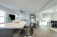 Modern, Spacious Whole Unit Traveler's Home! - บังกะโล