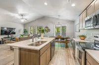 Cheerful  NEW Executive Home with office-Meridian - 3-Star