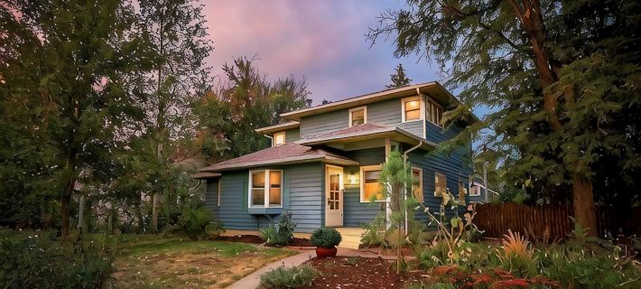 Timeless Elegance: Downtown Longmont Gem with Modern Comforts! Hotels in Longmont