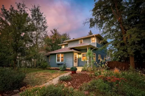 Timeless Elegance: Downtown Longmont Gem with Modern Comforts! - breakfast