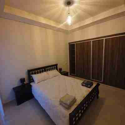 Luxury apartment with sea view, 5 minutes walk from the beach! With air conditioning Rooms