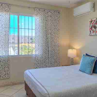 Luxury Beachside Apartment with Rooftop Terrace & Private Jacuzzi – Sleeps 6 Rooms