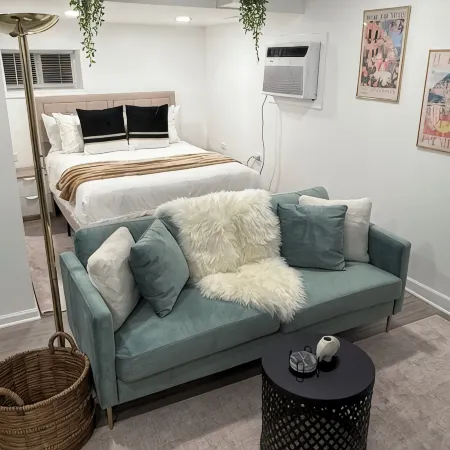 Cozy studio in Andersonville Chicago