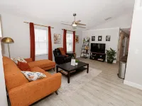 Downtown Orlando Creative Oasis- Hand Painted Murals & Free Parking. - บังกะโล