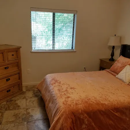 Awesome house & Kaweah River access and 5 miles to Sequoia Park