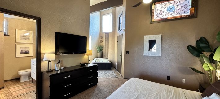7 Mins to Lake Tahoe Beaches, 3 Mins to Heavenly Ski Slopes! Breathtaking Views! Hotels in Douglas County