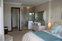 Luxury apartment set on a private island – Eden Island – with wireless Internet