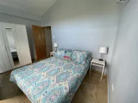 Relaxing Spacious Penthouse. Pool & deck w/panoramic view, 5 minutes to town! - شرفة