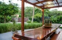 Modern beach Villa - Property can accommodate up to 16 pp - close to the beach - Villas