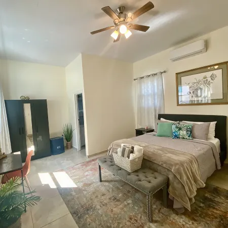No Chores! 2 BD 2 BA in the heart of Havensight