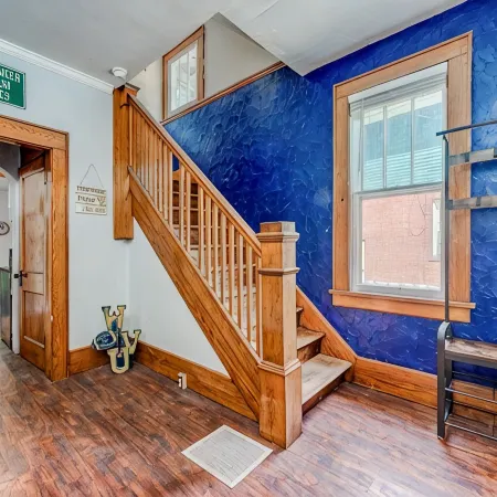 Awesome House, 5 minutes to DT, 2 miles to Stadium and Ruby Memorial!