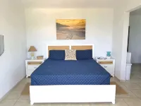 Sea Turtle Studio – Upscale Waterview Retreat, Stunning Sunrises & Full Kitchen! - balcony