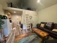 A cozy cabin in our little woodland village - access to pond & meadow - Chalets