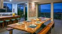 Spacious Fully Air-Conditioned Contemporary Villa Private Pool & Game Room - Villas