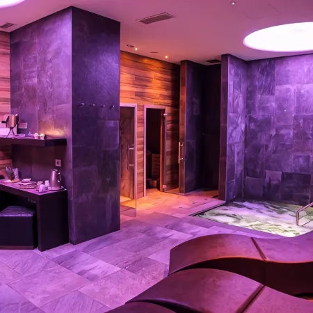 4 Spa Resort Hotel