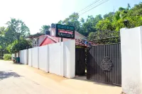 Sooriya Sewana Guest House - 3-Star