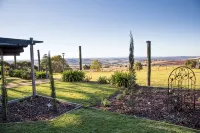 Hillview Cottages
