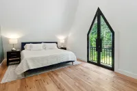 Modern A-Frame near many wineries and activities: fire pit, King beds, & more! - 4성급
