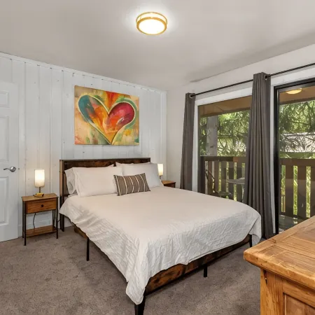 Stylish Sun Valley 2Br - Dog-Friendly - 2 Min Walk to Town
