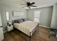 A great stay, Two, close to Spire, GOTL, & Wineries....King Bed!