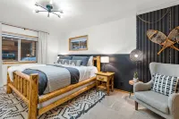 The Retreat@ the Cottages-tucked in towering pines - Pools