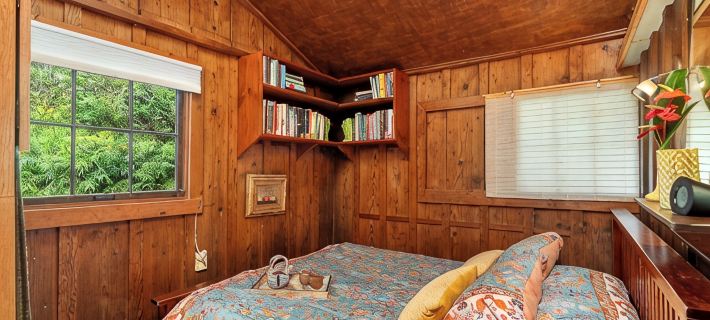 Volcano Artist Cottage Hotels in Волкейно