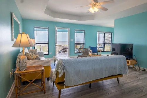 Private Waterfront Bay Beach. Huge Back Deck Overlooking the Bay.  Bring Dogs! - Balkon