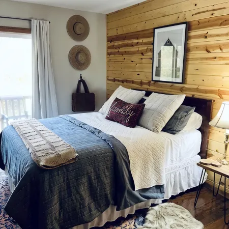 Cozy Mountain Cabin - Sunsets, River Float, Game Room, Pets+