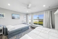 Jacksonville Beach Front Paradise-Close to Mayo - 4-Star