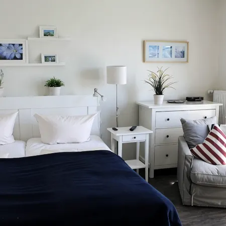 Newly renovated, close to the beach, sunny, south-facing balcony, WLAN