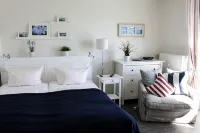 Newly renovated, close to the beach, sunny, south-facing balcony, WLAN - 3-Star