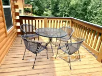 Black Bear Retreat • 2Bed 2Bath Cabin • Peaceful Retreat - Parvekkeita