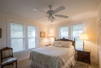 The Sam Houston Johnson House - 3-Star