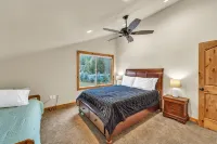 Cozy Chinook Cabin - 4-Star