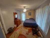 Geneva on the Lake HOT SPOT, 3 bedrooms/ w loft,2 bath ,sleeps 8-10. Huge deck . - Wi-Fi