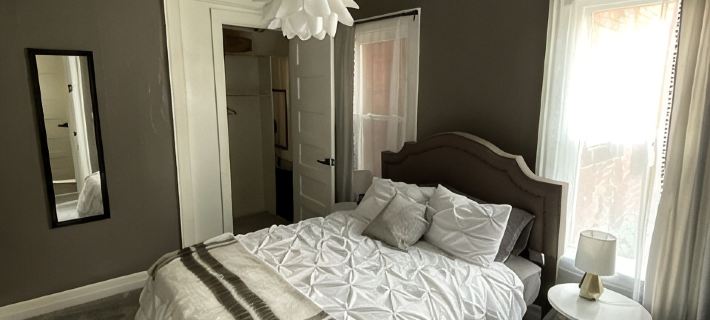 Entire Apartment walking distance to Cincy River front and COV Wedding Venues Hotels in Covington