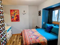 Nostalgic Retro Cottage, Blocks Away from Mississippi River. Full Fenced in Yard - 3-Star
